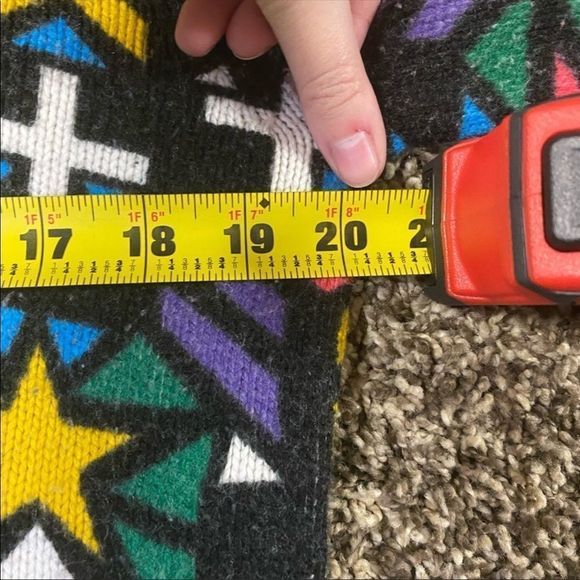 H&M | Abstract Print Crop Sweater - Picture 4 of 4